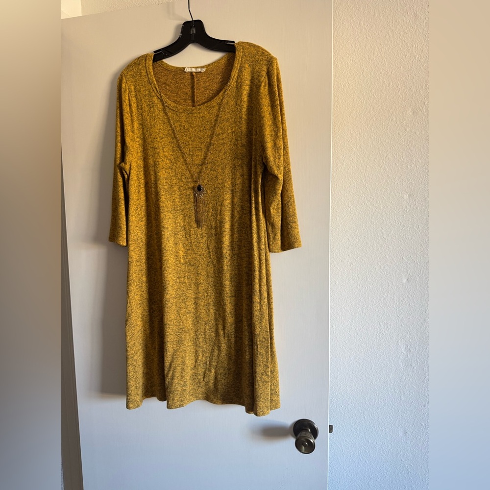Yellow Forever Rose dress size 1x includes collar